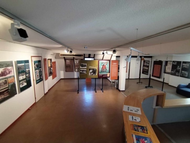 image Photo1SalleExpo.jpg (0.2MB)